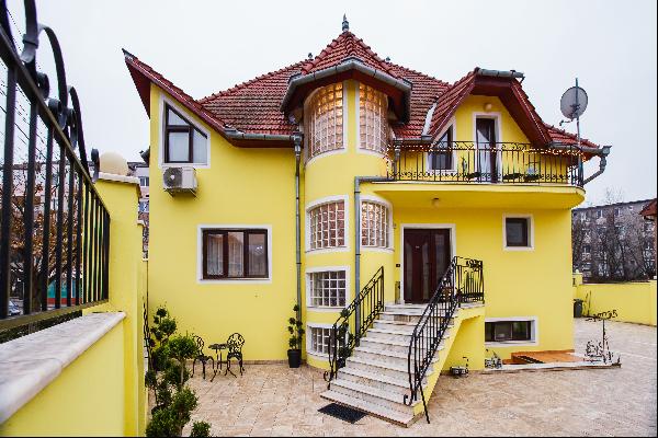 House 3, tourist guesthouse in Oradea