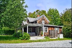 RENOVATED OLD HOMESTEAD - EAST HAMPTON VILLAGE