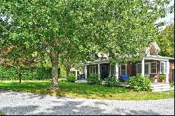 RENOVATED OLD HOMESTEAD - EAST HAMPTON VILLAGE