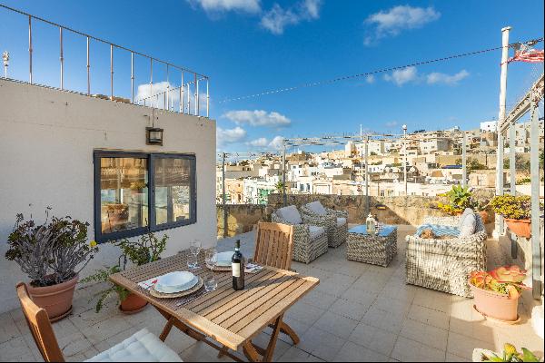 Charming Townhouse with Seaviews