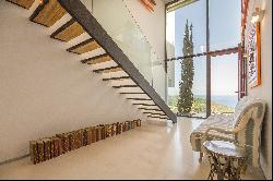 Luxury Villa with Sea Views in