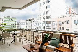 Refurbished duplex penthouse in Ipanema