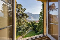 Tremezzina - Outstanding eighteenth-century villa surrounded by greenery