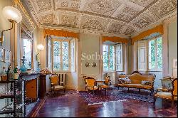 Tremezzina - Outstanding eighteenth-century villa surrounded by greenery