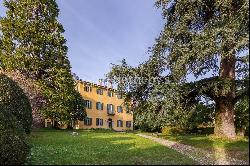 Tremezzina - Outstanding eighteenth-century villa surrounded by greenery