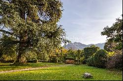 Tremezzina - Outstanding eighteenth-century villa surrounded by greenery