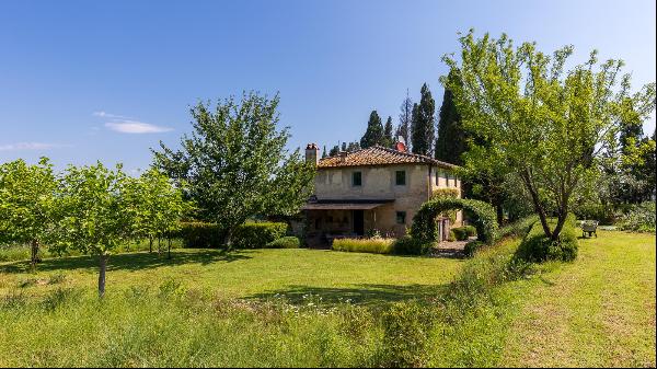 With one of the most beautiful views of the Florentine countryside, this property is a tru