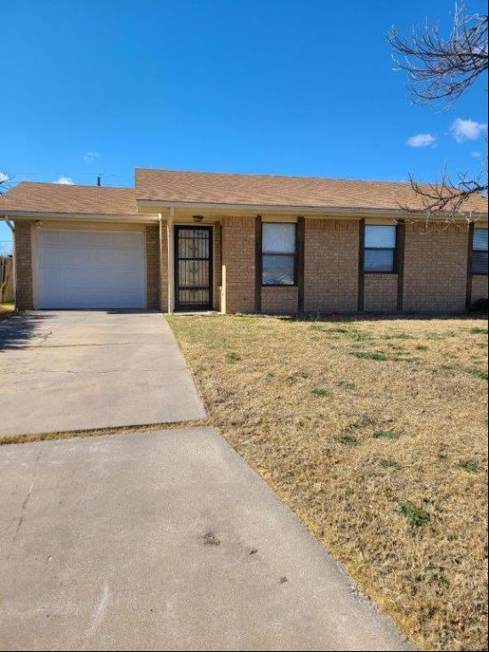 1423 Gregory Dr, San Angelo TX 76905