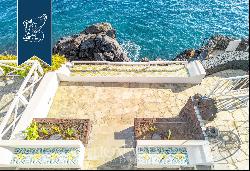 Stunning villa with private access to the beach of the charmign island of Stromboli for sa