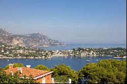 Sumptuous Mediterranean villa with panoramic sea views.