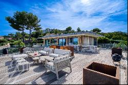 Unique Architect-designed 6 Bedrooms property located on the heights of Cavalaire-sur-Mer