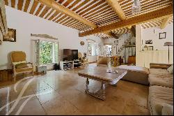 Charming Property in the Heart of the Coveted "triangle d'or" of Luberon