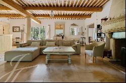 Charming Property in the Heart of the Coveted "triangle d'or" of Luberon