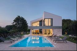 LUXURY MODERN VILLA WITH POOL NEAR PULA