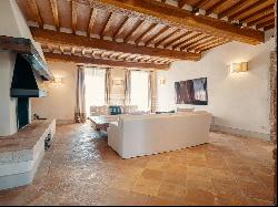 Undisclosed address, Monteriggioni IT 53035