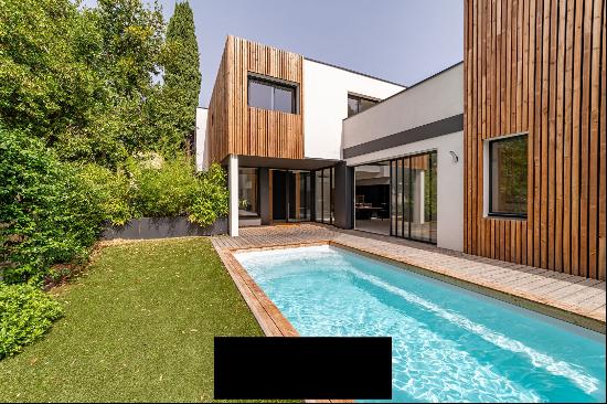 VILLA/HOUSE UZES