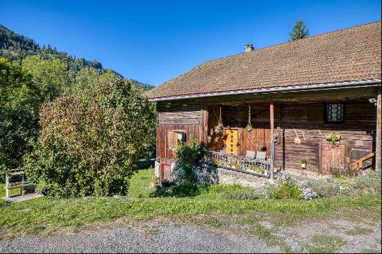 Chalet with great potential in the Manigod area