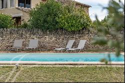 Exquisite Stone House near Gordes, in a Serene Setting