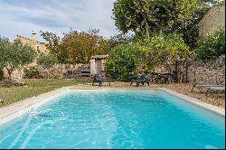 Exquisite Stone House near Gordes, in a Serene Setting