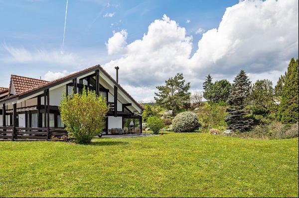 Outstanding 4-bedroom villa in Bassins, Vaud. 