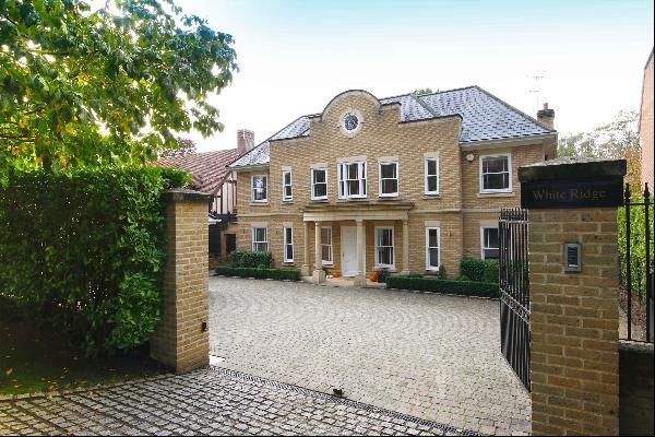 An attractive family home set on the world renowned Wentworth Estate.