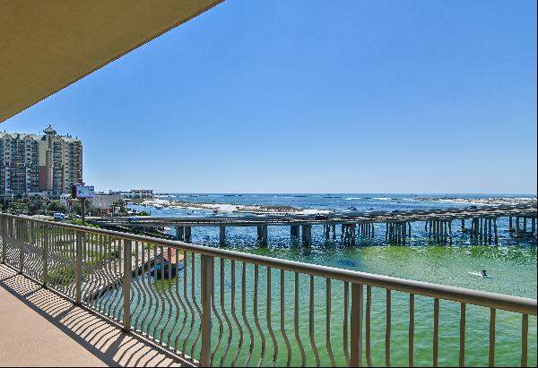 Waterfront Condo With Spacious Accommodations