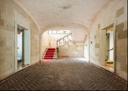 Several exclusive rooms with patio in a historic palace in Mahón, Menorca