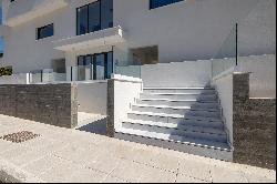 Two Bedroom Modern Apartment in Pafos