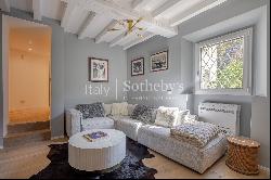 Distinctive townhouse in Corso Garibaldi