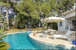 Near Saint-Paul-de-Vence - Charming architect-designed Provencal property