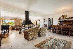 Country Estate, 15 bedrooms, for Sale