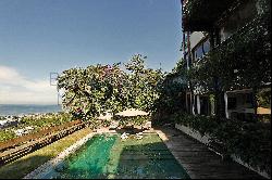 House with a privileged view of the ocean