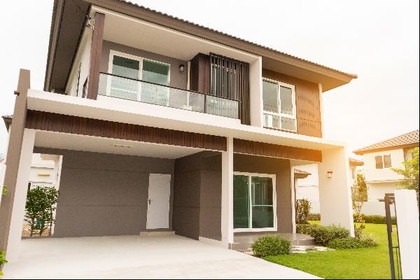 Bungalow in Panchsheel Park