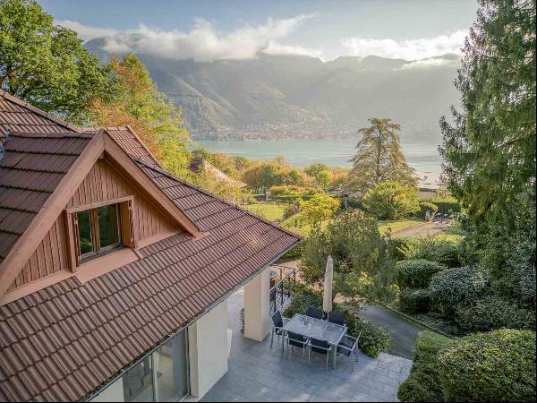 House on the heights of Annecy with superb lake and mountain views