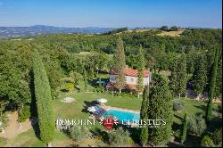 RESTORED COUNTRY VILLA WITH POOL FOR SALE IN CETONA, SIENA