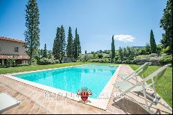 RESTORED COUNTRY VILLA WITH POOL FOR SALE IN CETONA, SIENA