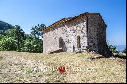 Umbria - FORMER CONVENT FOR SALE IN A PANORAMIC POSITION IN SPOLETO