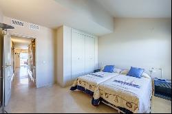 Beachside duplex penthouse with sea and marina views in Benalmad, Benalmádena 29630