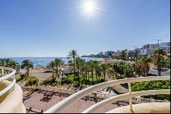 Beachside duplex penthouse with sea and marina views in Benalmad, Benalmádena 29630