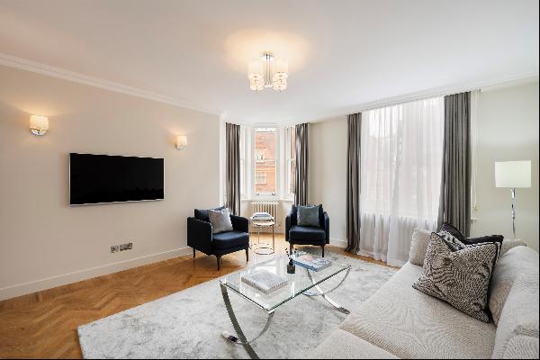 A spacious apartment with share of freehold, with direct lift access.