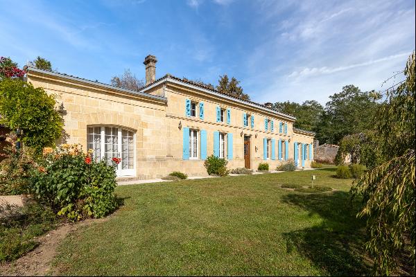 EXCLUSIVE - BORDEAUX 40 MN - CHARMING PROPERTY IN THE HEART OF NATURE - 2 HA