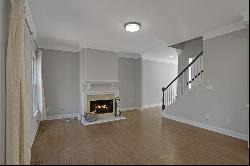 Beautiful Light-Filled End Unit Townhome in Decatur