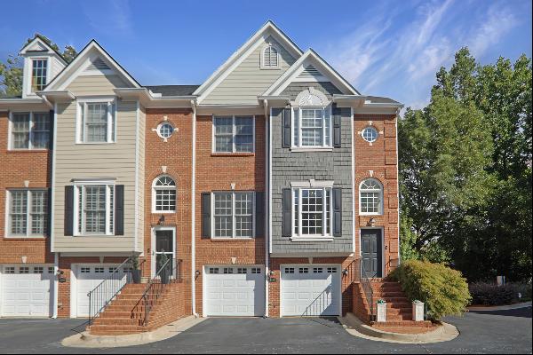 Beautiful Light-Filled End Unit Townhome in Decatur