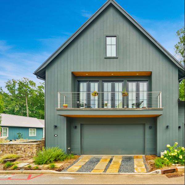 Stunning Carriage House in Picturesque Serenbe Community