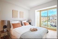 Cannes Croisette, 2-beds apartment with stunning sea view - Perfect condition.