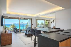 Cannes Croisette, 2-beds apartment with stunning sea view - Perfect condition.