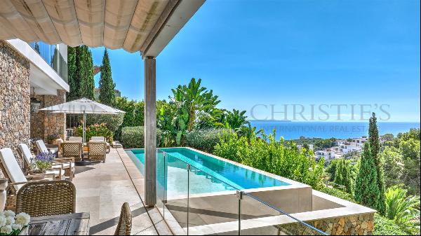 Beautiful modern Mediterranean villa in Genova with sea view