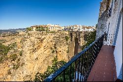 Four-story house in the historic centre of Ronda with impressive views