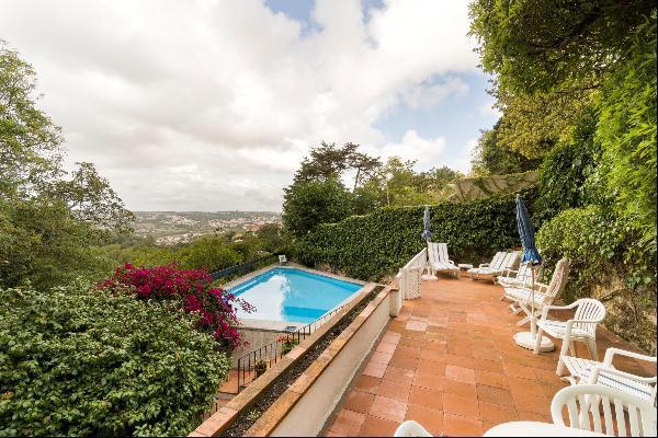 Charming detached 5-bedroom house with sea view, swimming pool and garden in Sintra, Lisbo