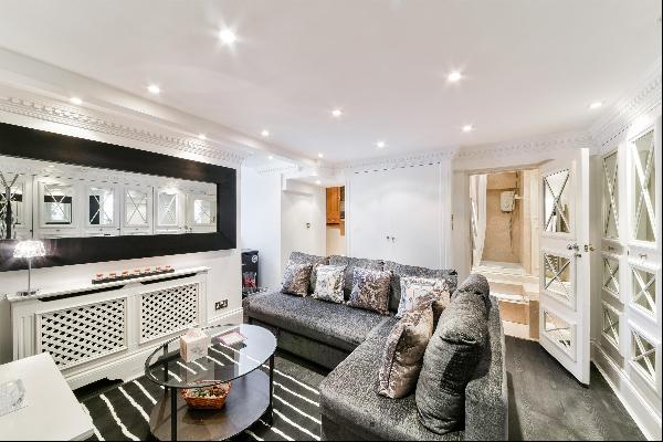 A bright and spacious studio apartment to rent in Hampstead NW3.